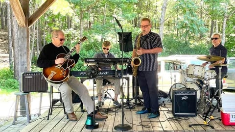 Sunday Session: The Michael Elswick Gathering