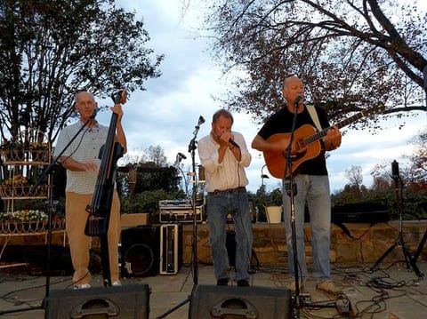 Wine Down Wednesday – Scuffletown Band