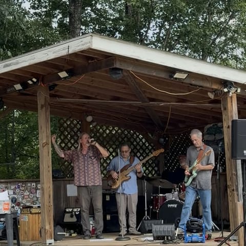 Live Music: Wavelength