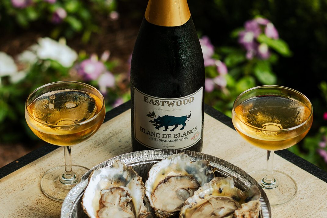 Virginia Oyster & Wine with Live Music: FarAway