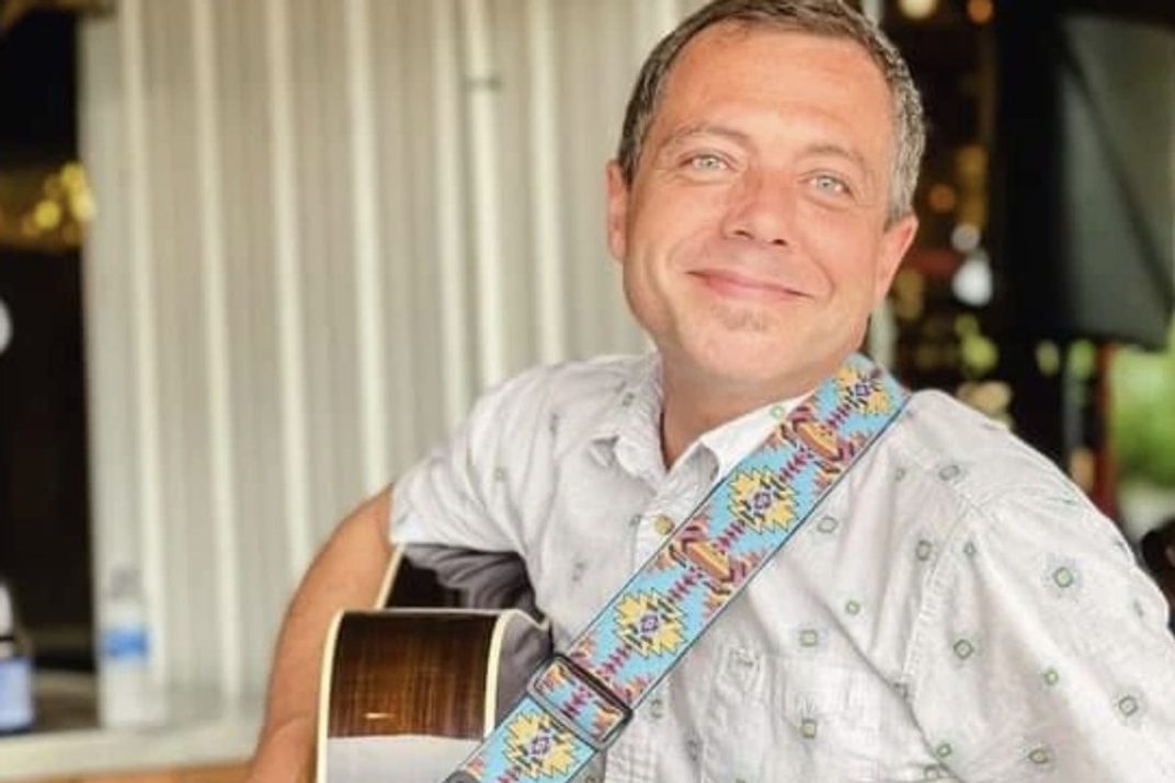 Live Music: Alex Arbaugh
